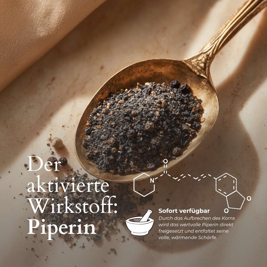 Schwarzer Pfeffer im Holzlöffel | aktiviert mit Piperin für sofort verfügbare, wärmende Schärfe.